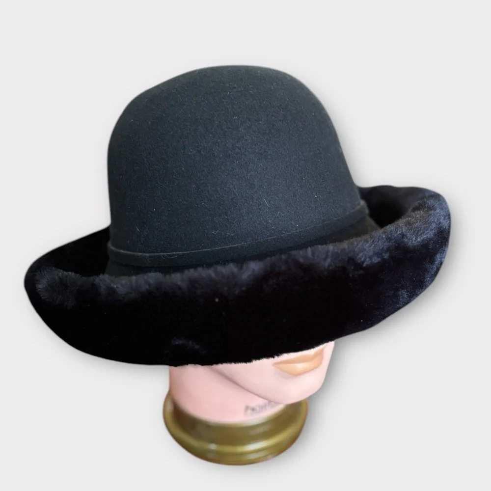 Vintage Betmar 100% Wool Felt Black Rolled Brim Bowler Hat Faux Fur USA
